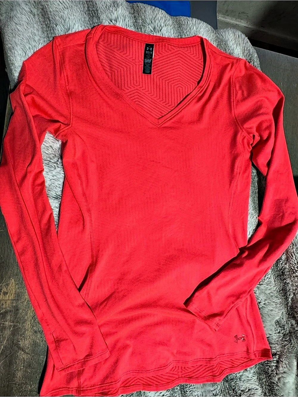 Under Armour ColdGear Long Sleeve V-Neck Top Red Medium